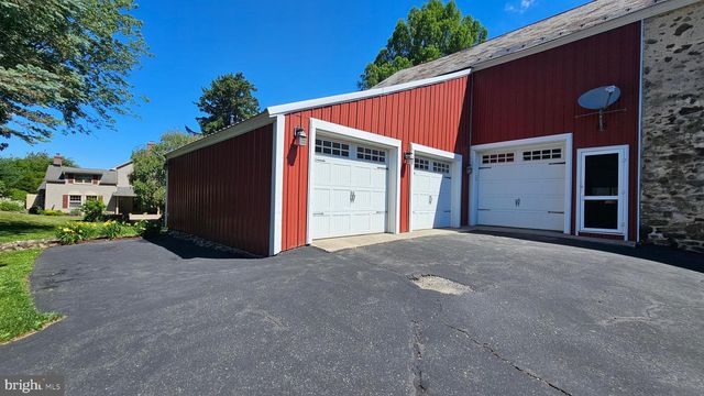 585 BUTTERMILK RD, Hellertown, PA 18055