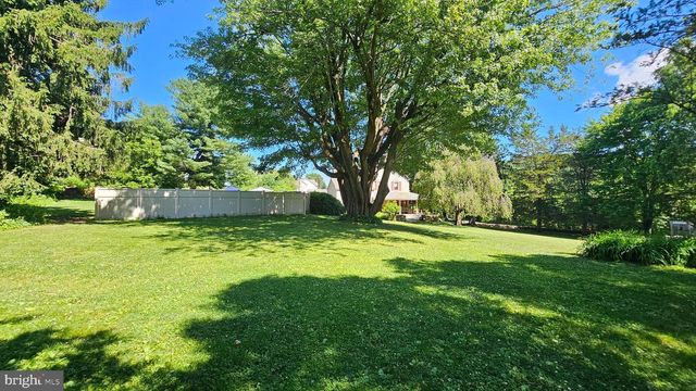 585 BUTTERMILK RD, Hellertown, PA 18055