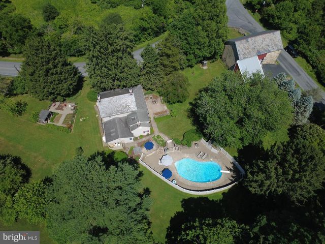 585 BUTTERMILK RD, Hellertown, PA 18055