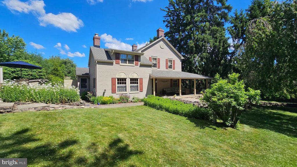 585 BUTTERMILK RD, Hellertown, PA 18055
