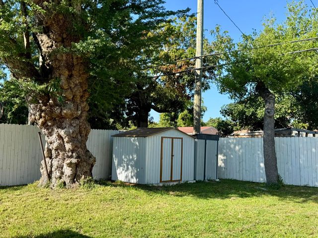 1525 NW 1st Avenue, Fort Lauderdale, FL 33311