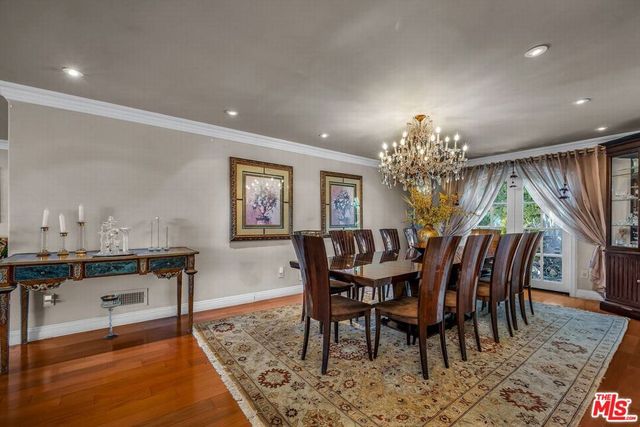 10810 Via Verona Street, Los Angeles, CA 90077