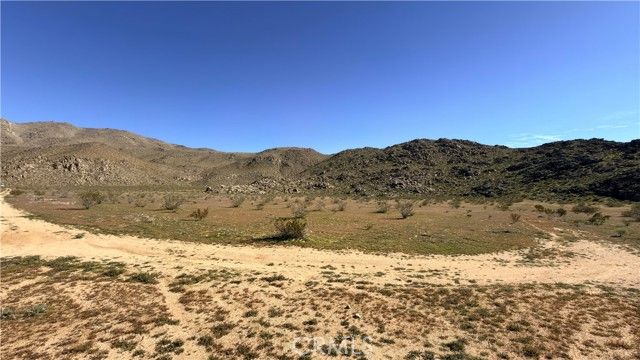 11311 La Mesa, Apple Valley, CA 92307