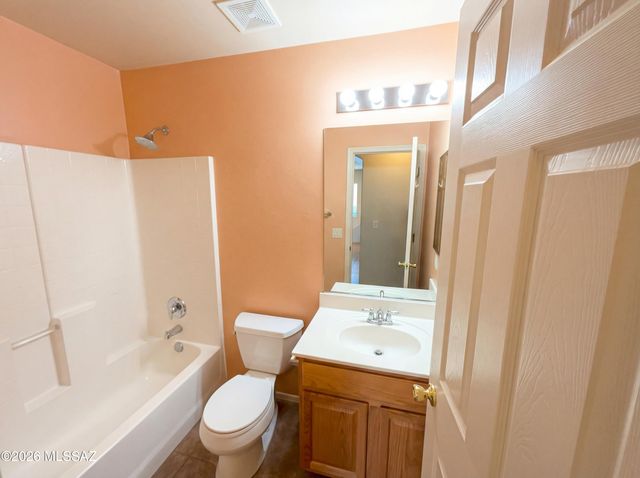 9986 E Apache Rain Drive, Tucson, AZ 85748