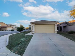 9986 E Apache Rain Drive, Tucson, AZ 85748