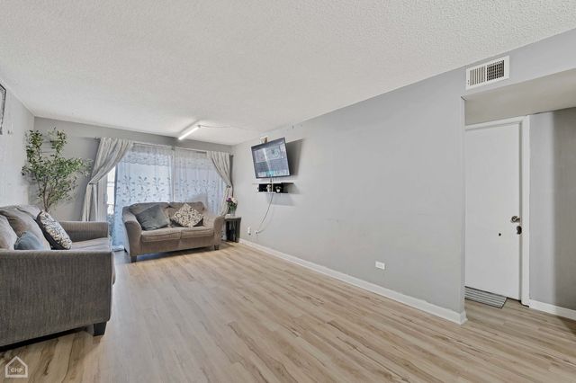 9708 Nottingham Avenue 1, Chicago Ridge, IL 60415