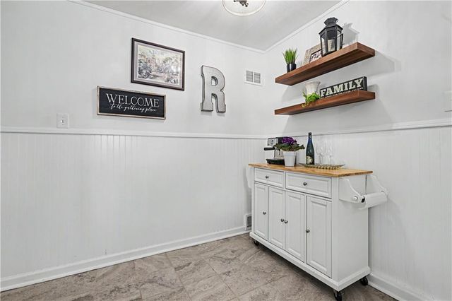 2404 W 76th Street, Prairie Village, KS 66208