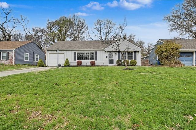 2404 W 76th Street, Prairie Village, KS 66208