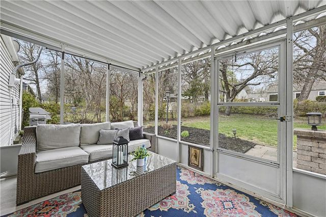 2404 W 76th Street, Prairie Village, KS 66208