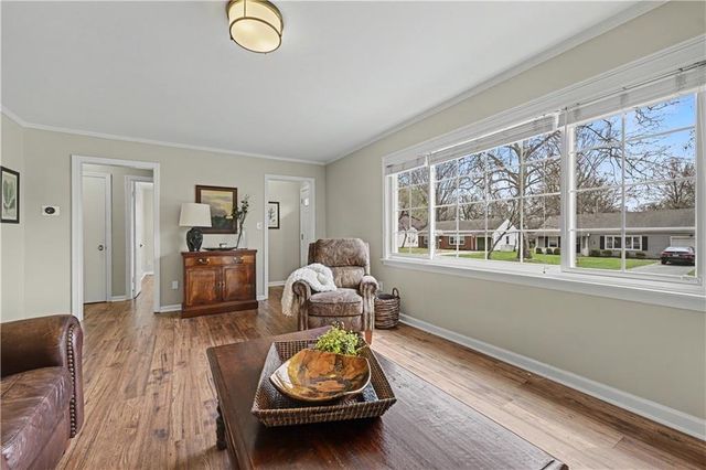 2404 W 76th Street, Prairie Village, KS 66208