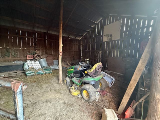 5618 Green Ridge Road SE, New Philadelphia, OH 44663