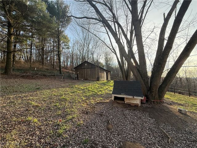 5618 Green Ridge Road SE, New Philadelphia, OH 44663