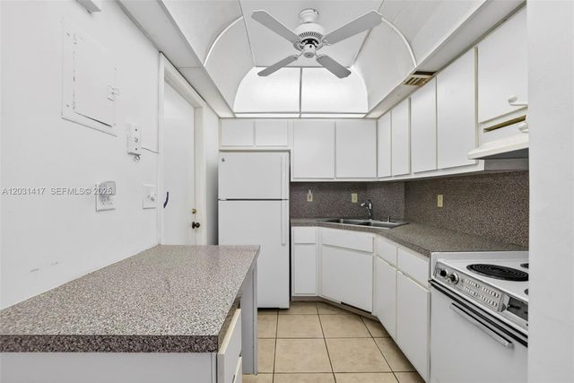 649 W Oakland Park Boulevard 105A, Oakland Park, FL 33311