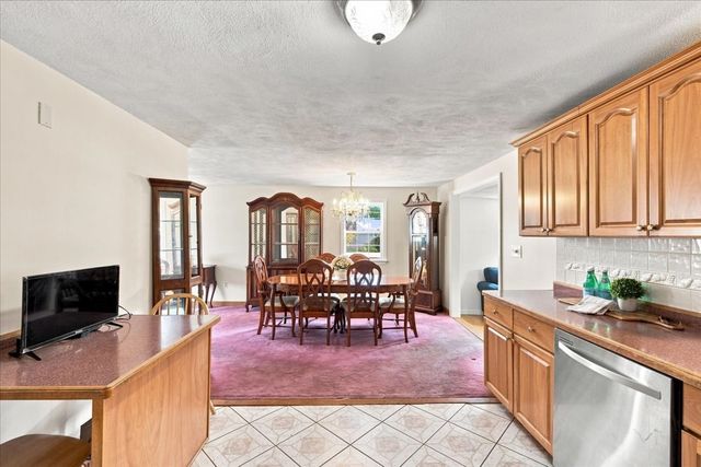 2040 Central St, Stoughton, MA 02072