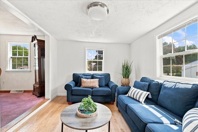 2040 Central St, Stoughton, MA 02072