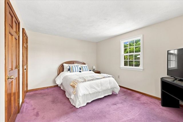 2040 Central St, Stoughton, MA 02072