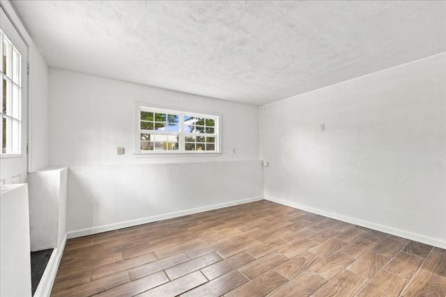 2040 Central St, Stoughton, MA 02072