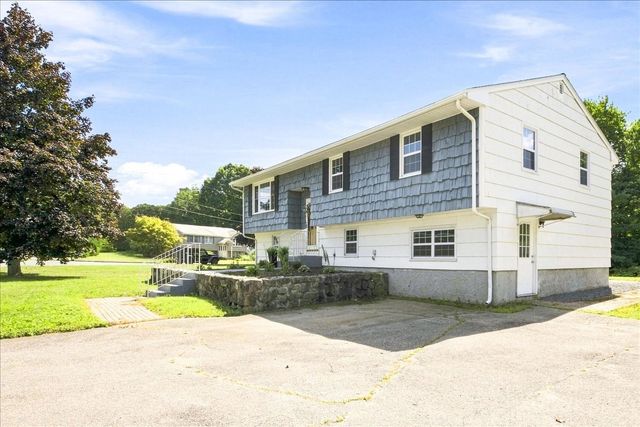 2040 Central St, Stoughton, MA 02072