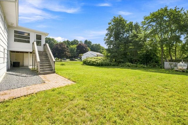 2040 Central St, Stoughton, MA 02072