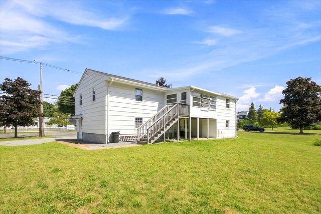 2040 Central St, Stoughton, MA 02072