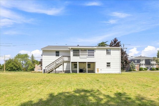 2040 Central St, Stoughton, MA 02072