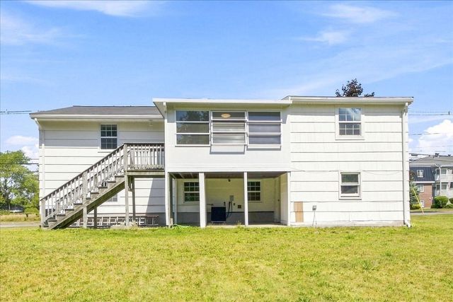 2040 Central St, Stoughton, MA 02072