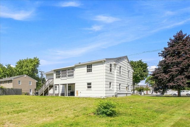 2040 Central St, Stoughton, MA 02072