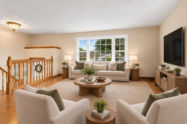 2040 Central St, Stoughton, MA 02072