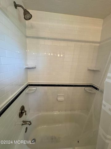 282 Lawrence Avenue, Oakhurst, NJ 07755