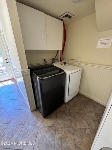 282 Lawrence Avenue, Oakhurst, NJ 07755