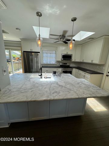 282 Lawrence Avenue, Oakhurst, NJ 07755