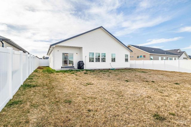 1765 Conner St, Twin Falls, ID 83301