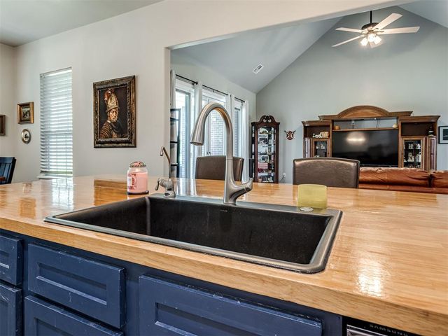 14215 SW 46th Court, Yukon, OK 73099