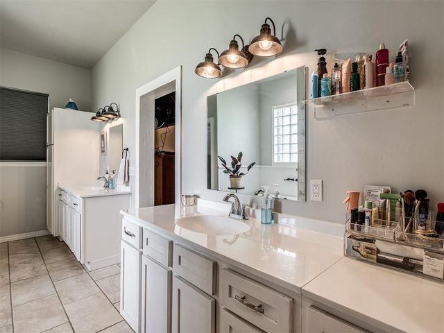 14215 SW 46th Court, Yukon, OK 73099