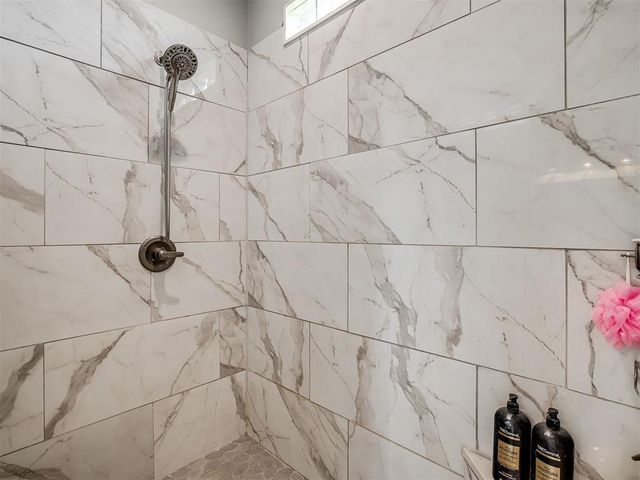 14215 SW 46th Court, Yukon, OK 73099
