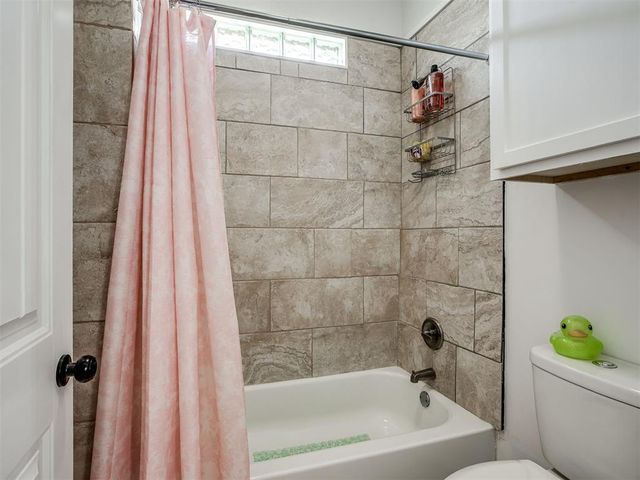 14215 SW 46th Court, Yukon, OK 73099