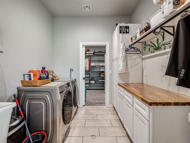 14215 SW 46th Court, Yukon, OK 73099