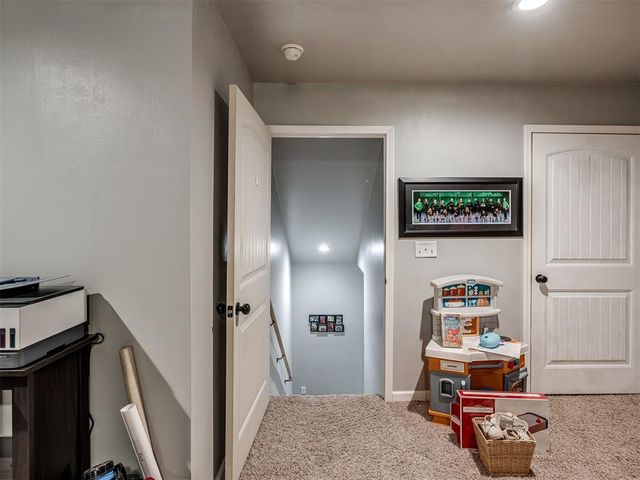 14215 SW 46th Court, Yukon, OK 73099