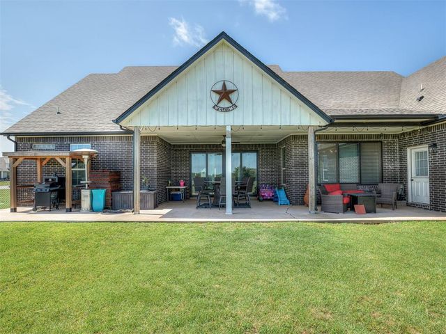 14215 SW 46th Court, Yukon, OK 73099