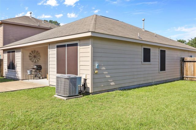 317 Falling Pine Drive, Conroe, TX 77304