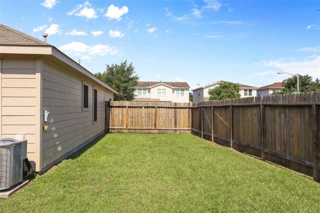 317 Falling Pine Drive, Conroe, TX 77304