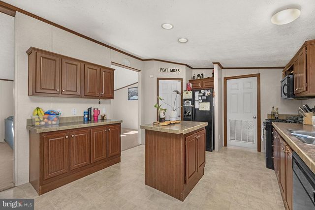 215 JAGUAR DR, Lothian, MD 20711