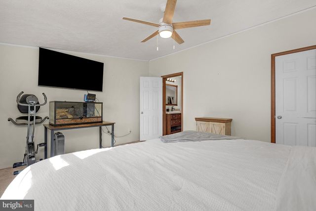 215 JAGUAR DR, Lothian, MD 20711