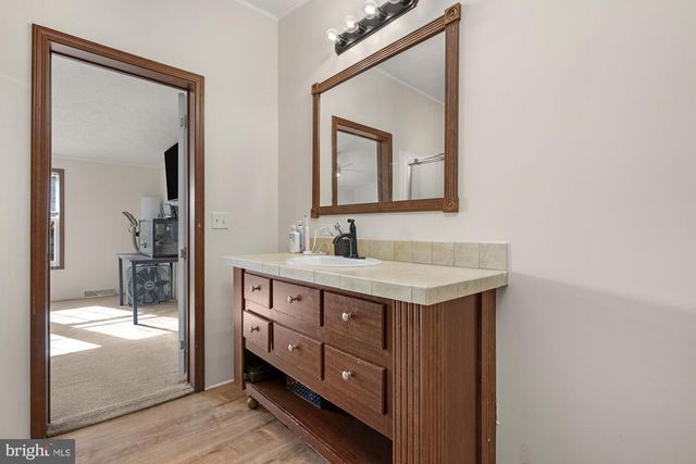 215 JAGUAR DR, Lothian, MD 20711