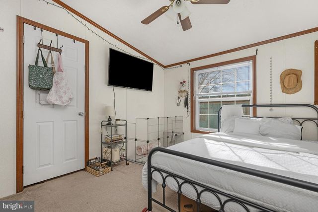 215 JAGUAR DR, Lothian, MD 20711