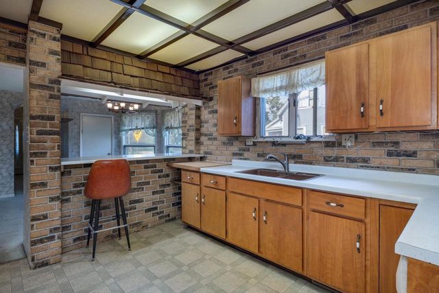 1315 W Court Street, Janesville, WI 53548