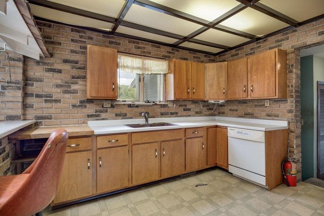 1315 W Court Street, Janesville, WI 53548
