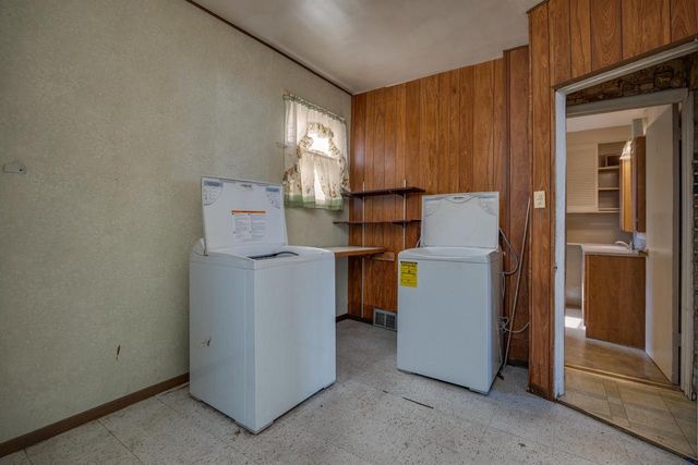 1315 W Court Street, Janesville, WI 53548