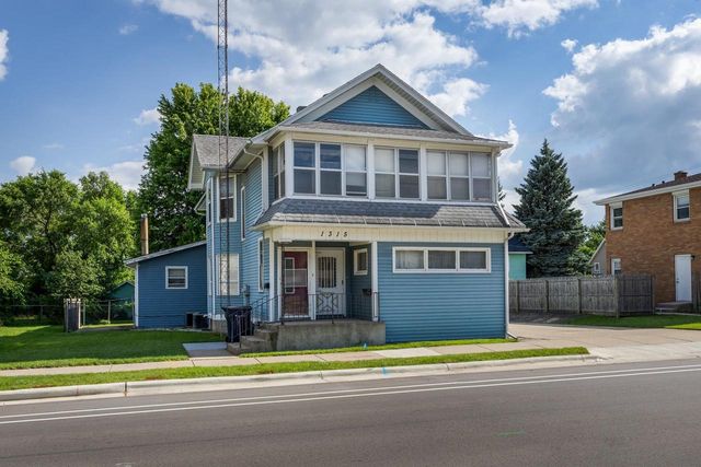 1315 W Court Street, Janesville, WI 53548