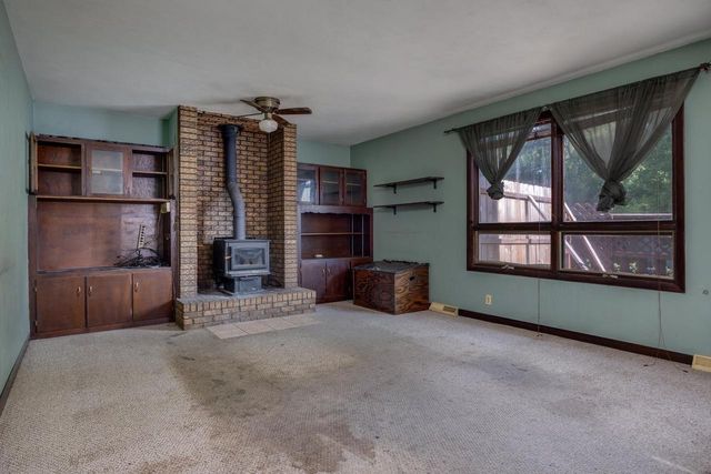 1315 W Court Street, Janesville, WI 53548